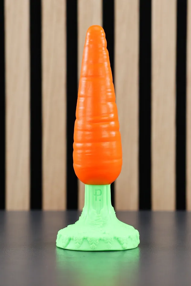 Carrot Medium Medium ShaftFirm Base PhreakClub Anal